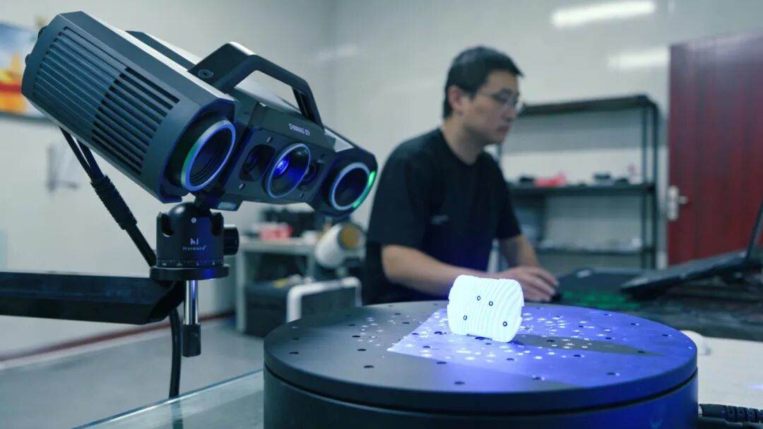 OptimScan Q系列 | 计量级高精度,加速车灯透镜等精密光学零部件制造升级