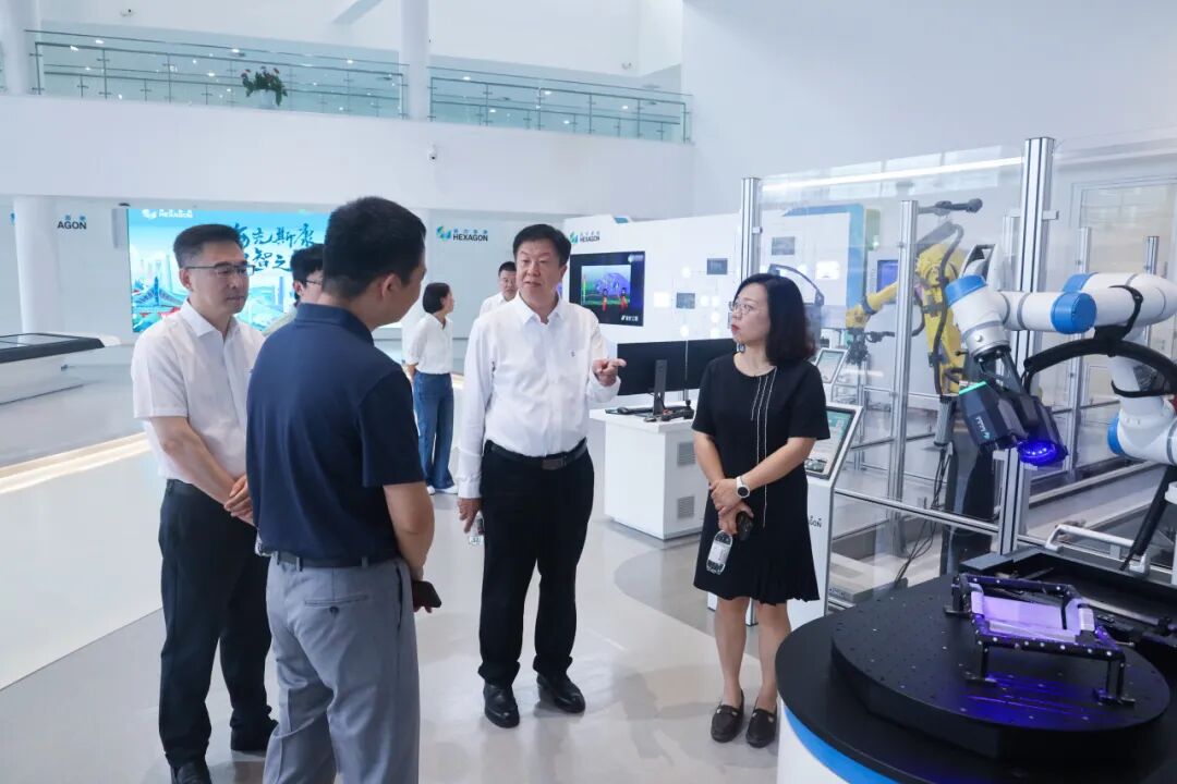 通用技术机床公司领导一行赴海克斯康调研交流