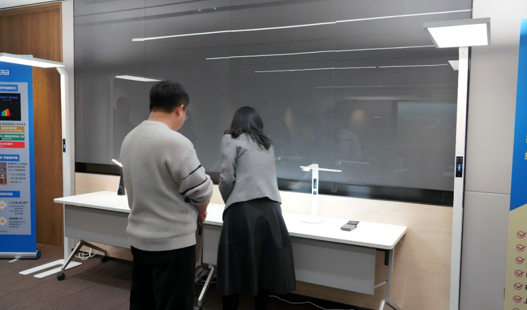 京瓷全新护眼落地灯重磅发布 专注健康照明，点亮科技之光